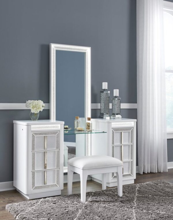 b822-22-25-01-led-on_orig.jpg B822 - Vanity w/Stool (LED Lights)